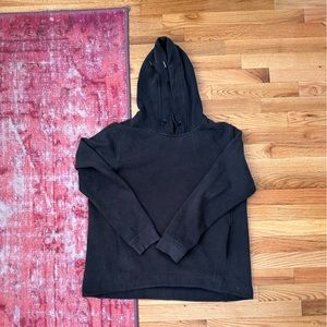 Lululemon women’s sweatshirt